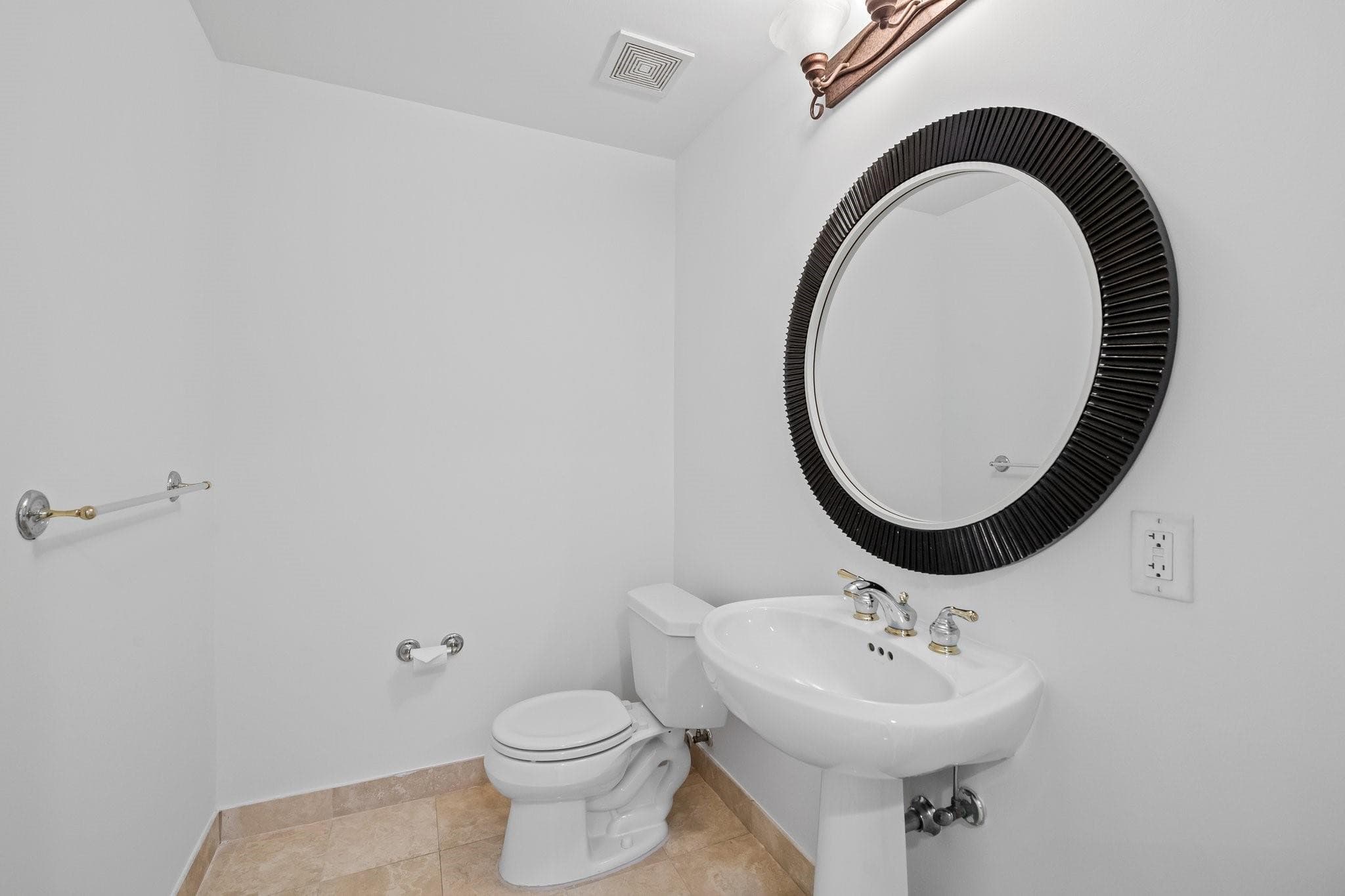 Condominium in Fort Lauderdale — photo 23 of 38