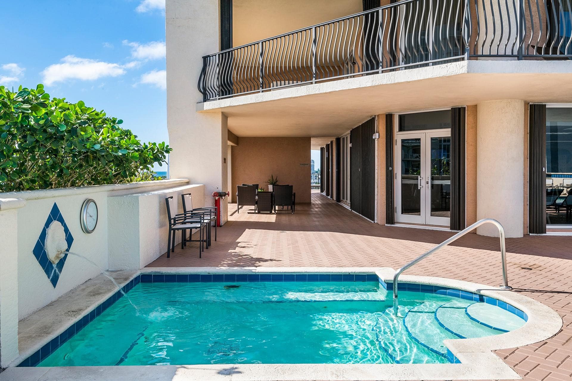 Condominium in Fort Lauderdale — photo 37 of 38