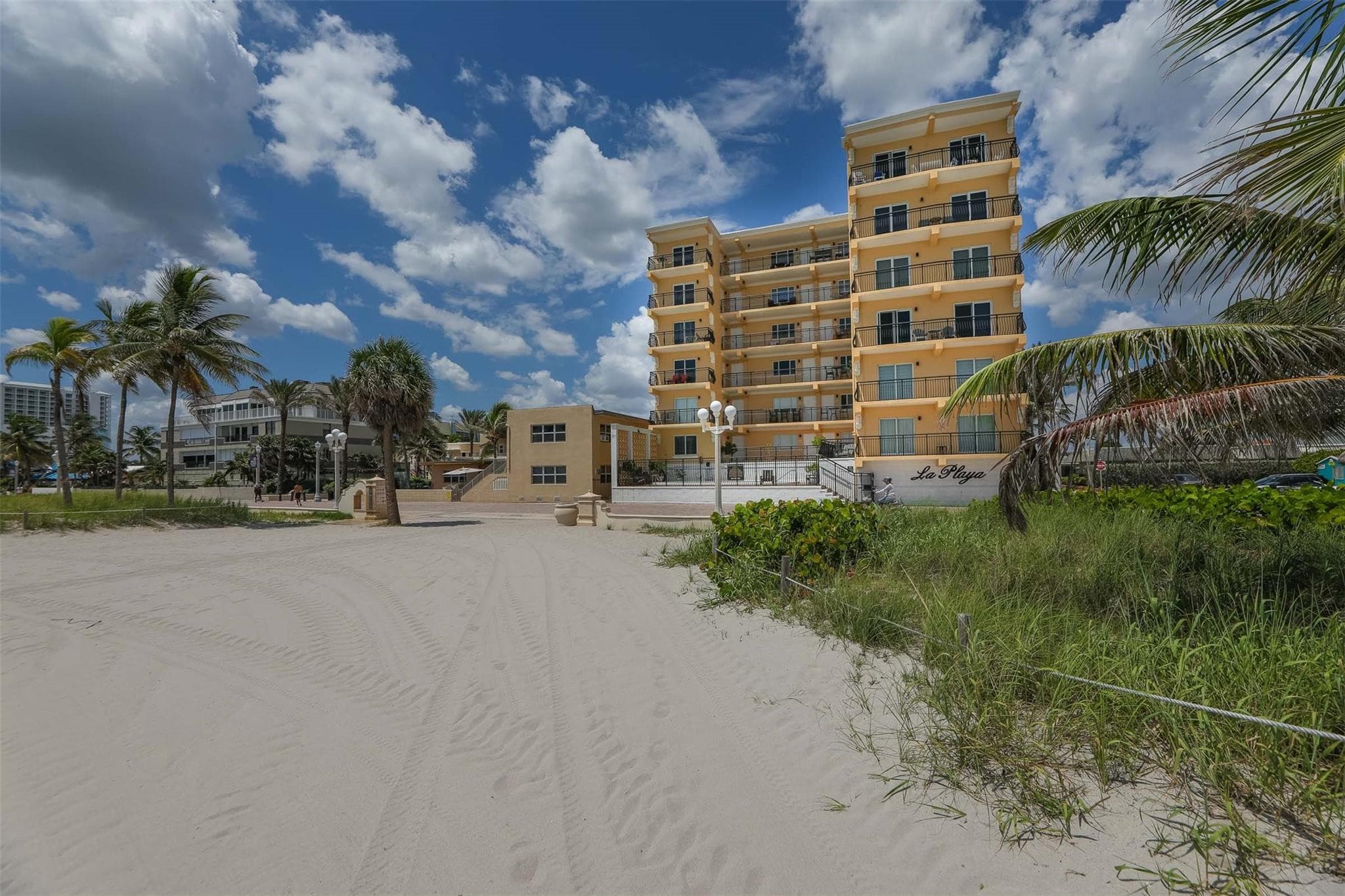 1815 N Surf Road 403, Hollywood, FL 33019 — photo 2 of 28