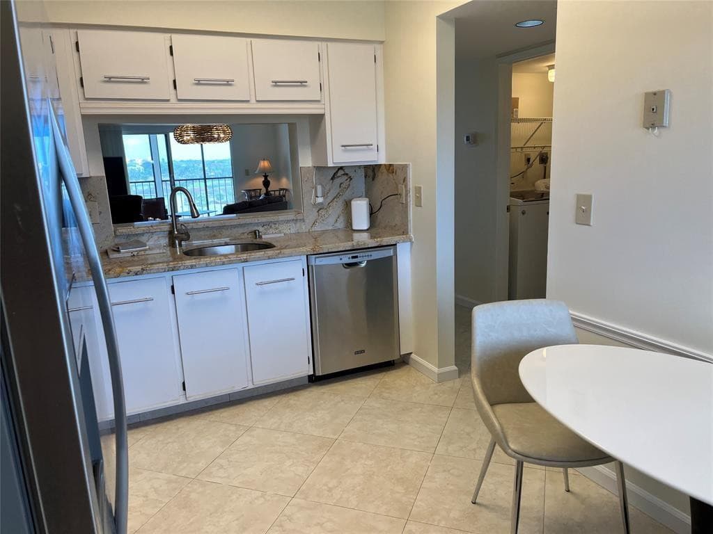 7260 Kinghurst Drive 606, Delray Beach, FL 33446 — photo 4 of 25