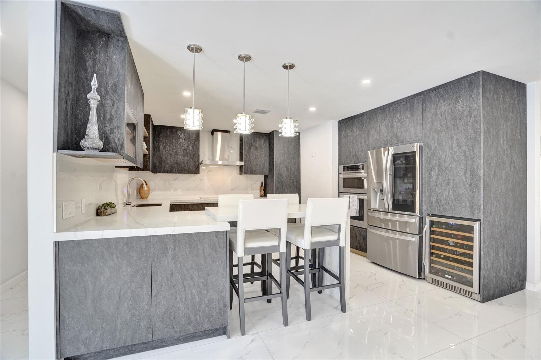 4030 Bayview Drive, Fort Lauderdale, FL 33308 — photo 10 of 43