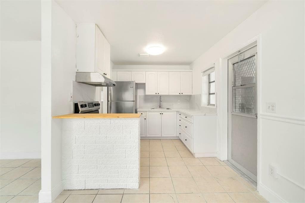 511 NW 18th Street, Pompano Beach, FL 33060 — photo 6 of 20