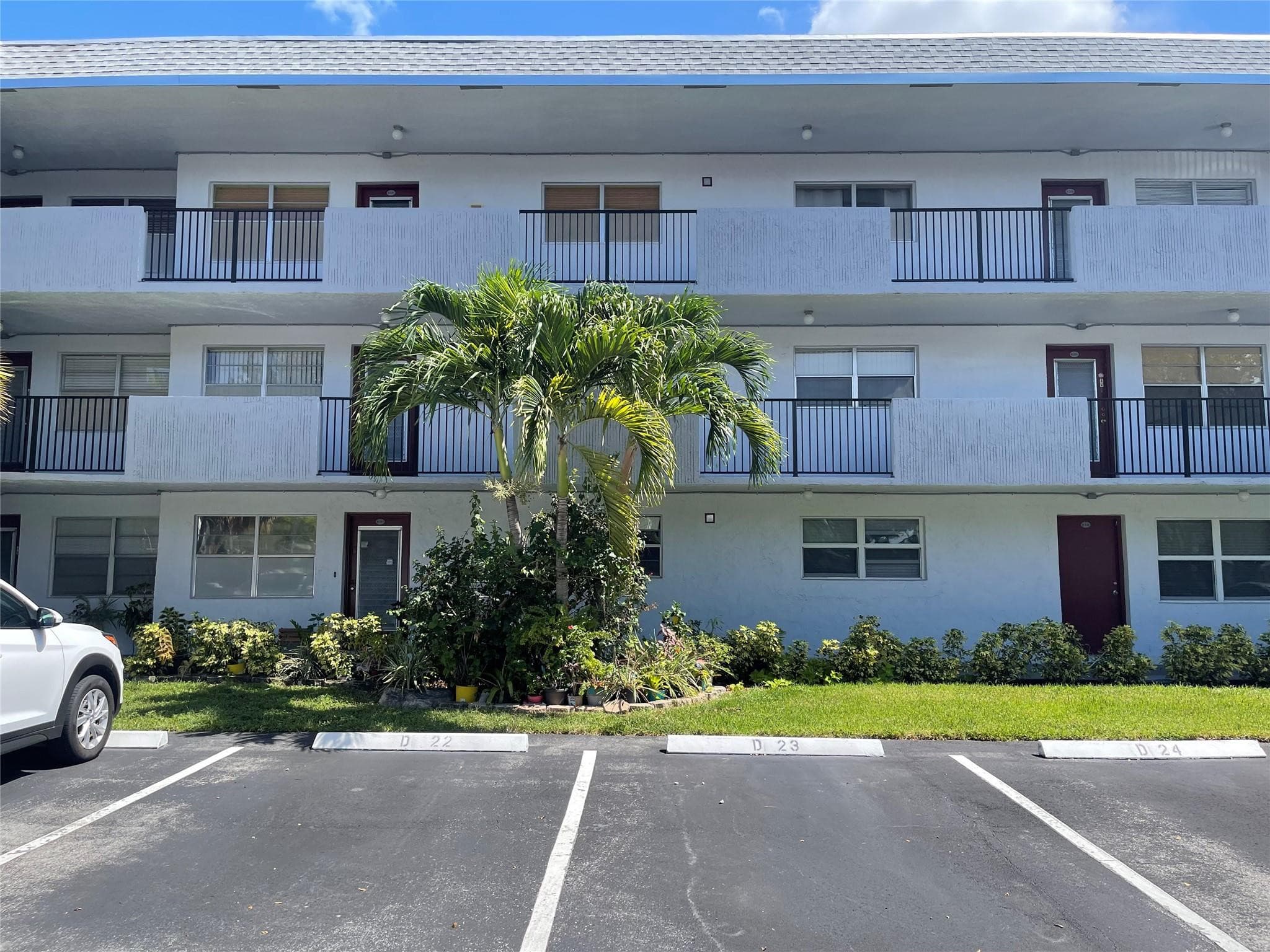 8405 NW 61st Street D-109, Tamarac, FL 33321 — photo 1 of 25