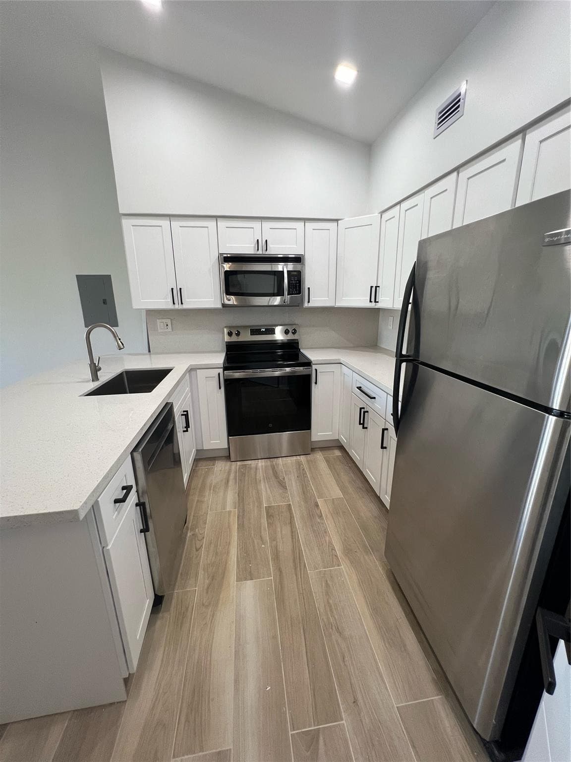 2550 SW 18th Terrace 1810, Fort Lauderdale, FL 33315 — photo 4 of 7