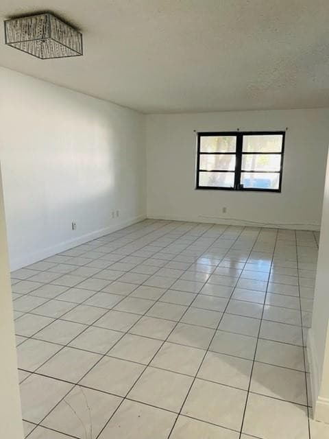Townhouse in Miramar — photo 7 of 41