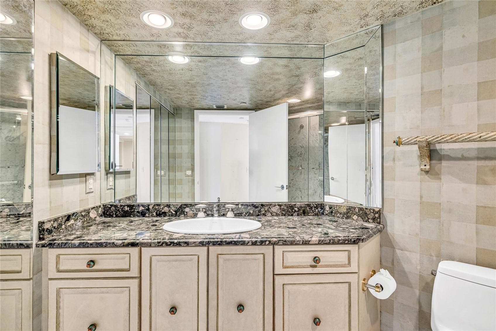 16445 Collins Avenue 1026, Sunny Isles Beach, FL 33160 — photo 12 of 21