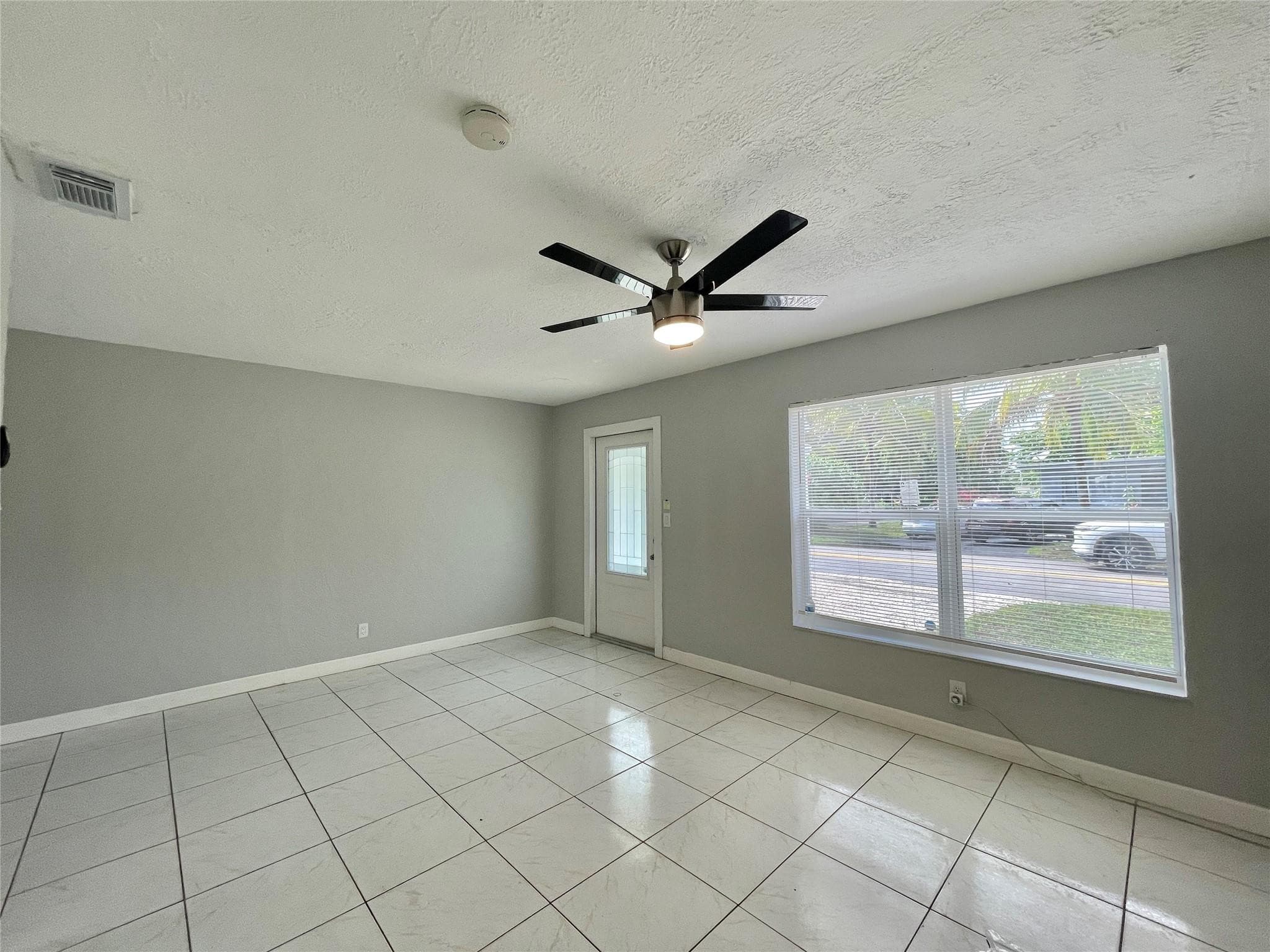 100 NE 12th Street, Fort Lauderdale, FL 33304 — photo 8 of 29