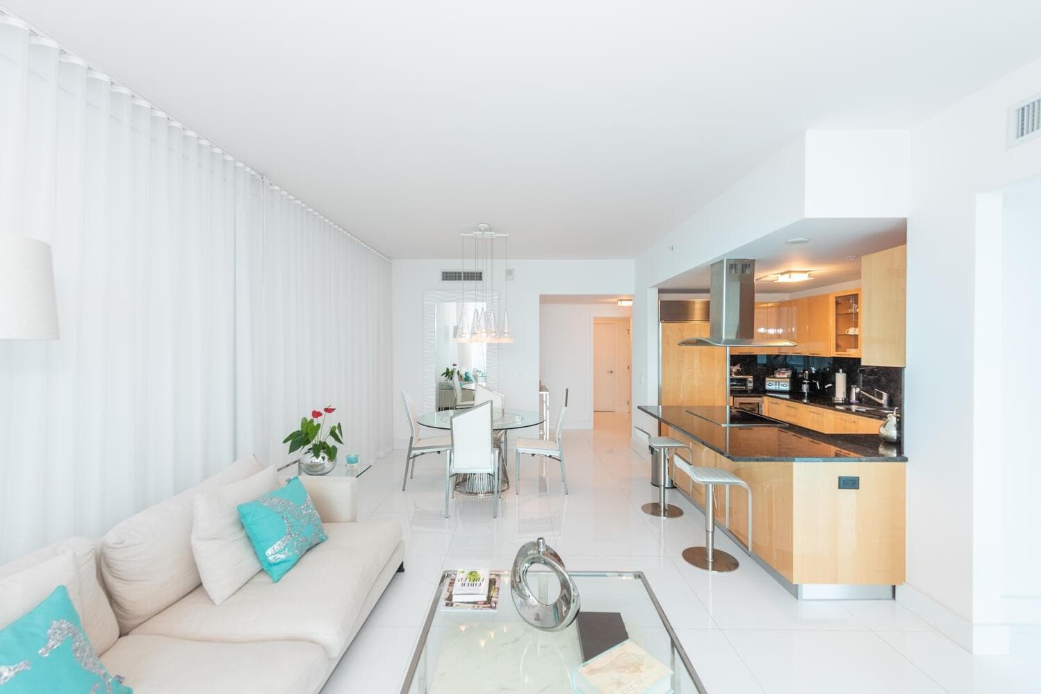 6899 Collins Avenue 908, Miami Beach, FL 33141 — photo 4 of 18