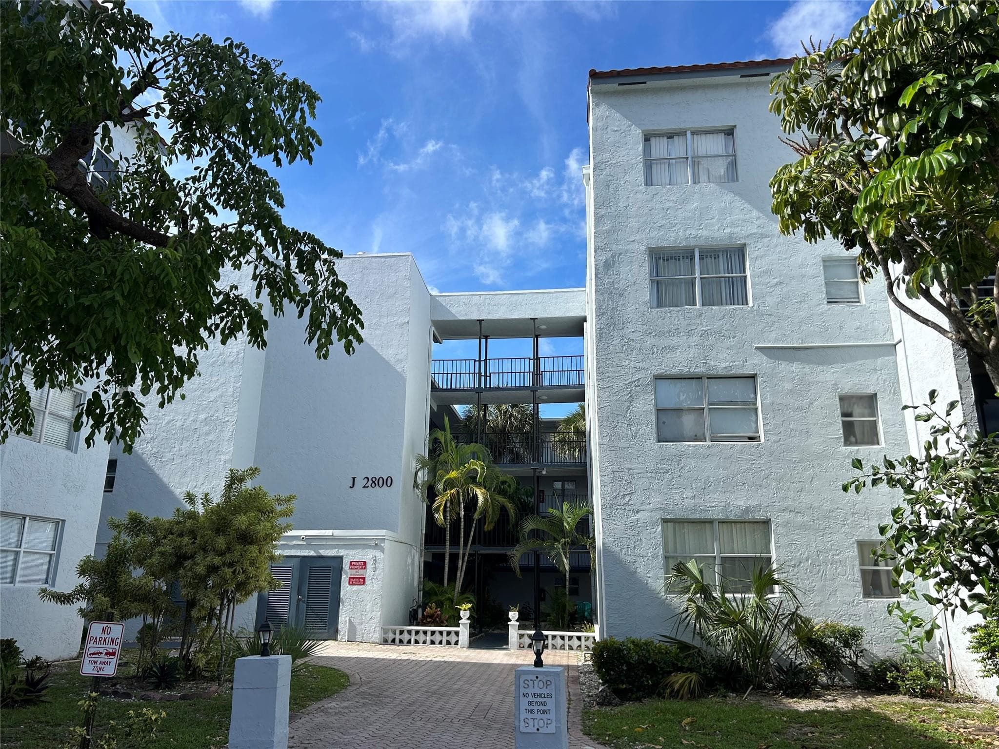 2800 Somerset Drive 109J, Lauderdale Lakes, FL 33311 — photo 2 of 4