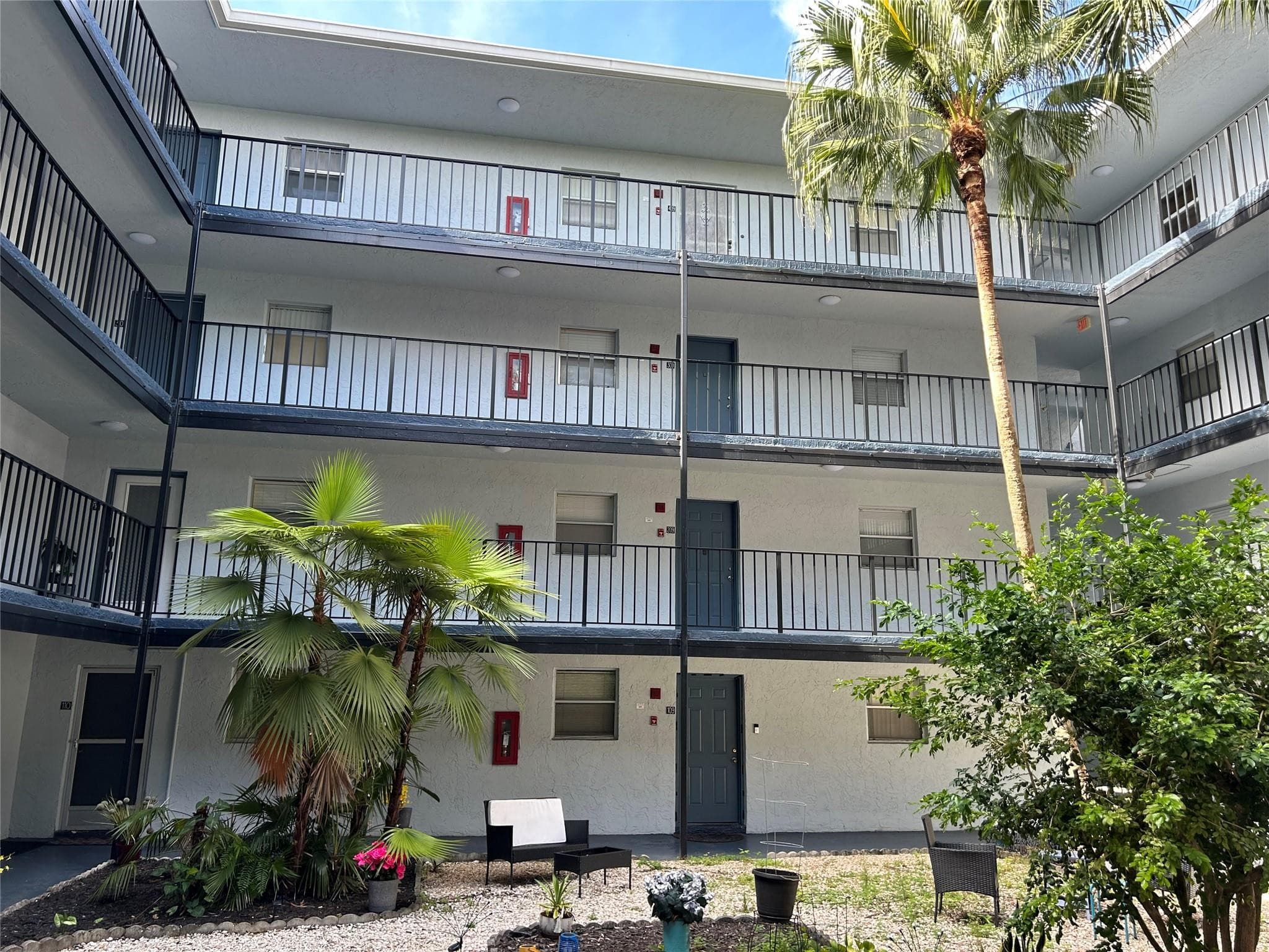 2800 Somerset Drive 109J, Lauderdale Lakes, FL 33311 — photo 3 of 4