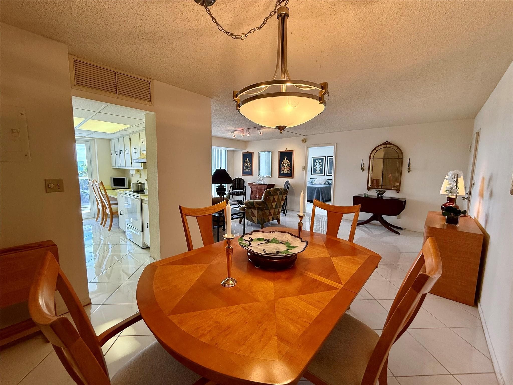 2841 N Ocean Boulevard 603, Fort Lauderdale, FL 33308 — photo 4 of 23
