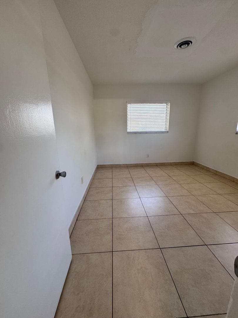 890 NW 39th Street 2, Oakland Park, FL 33309 — photo 6 of 9