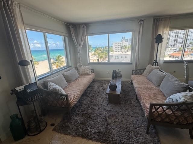 300 Oregon Street 401, Hollywood, FL 33019 — photo 6 of 19