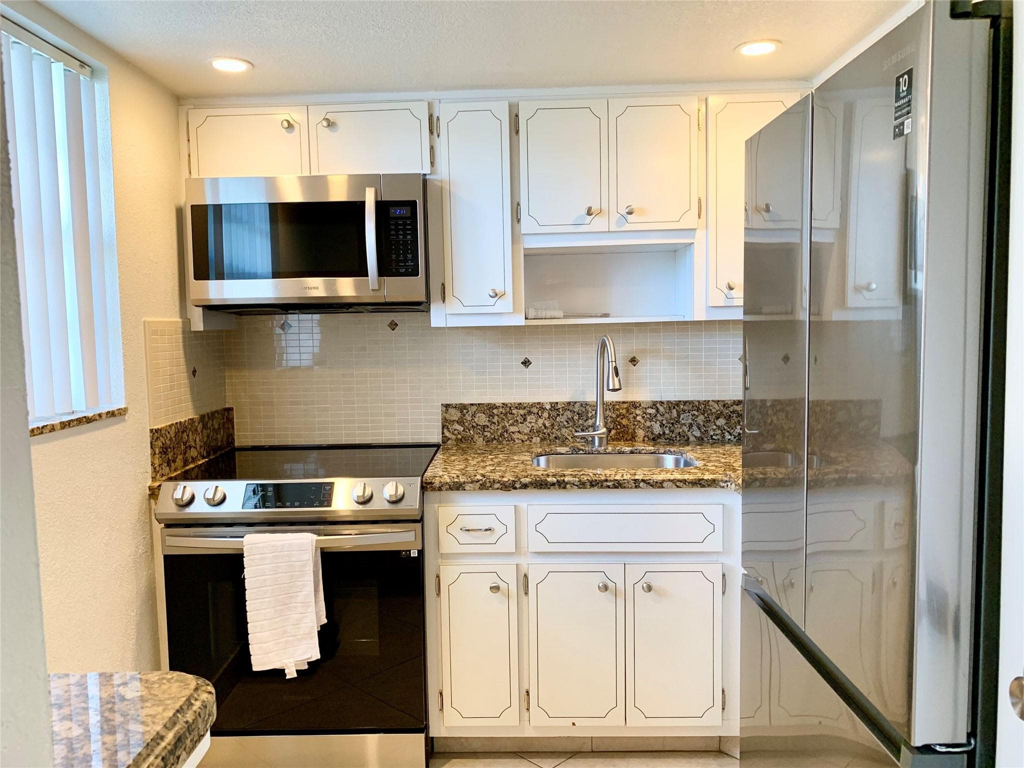 6550 Winfield Boulevard 105, Margate, FL 33063 — photo 1 of 21