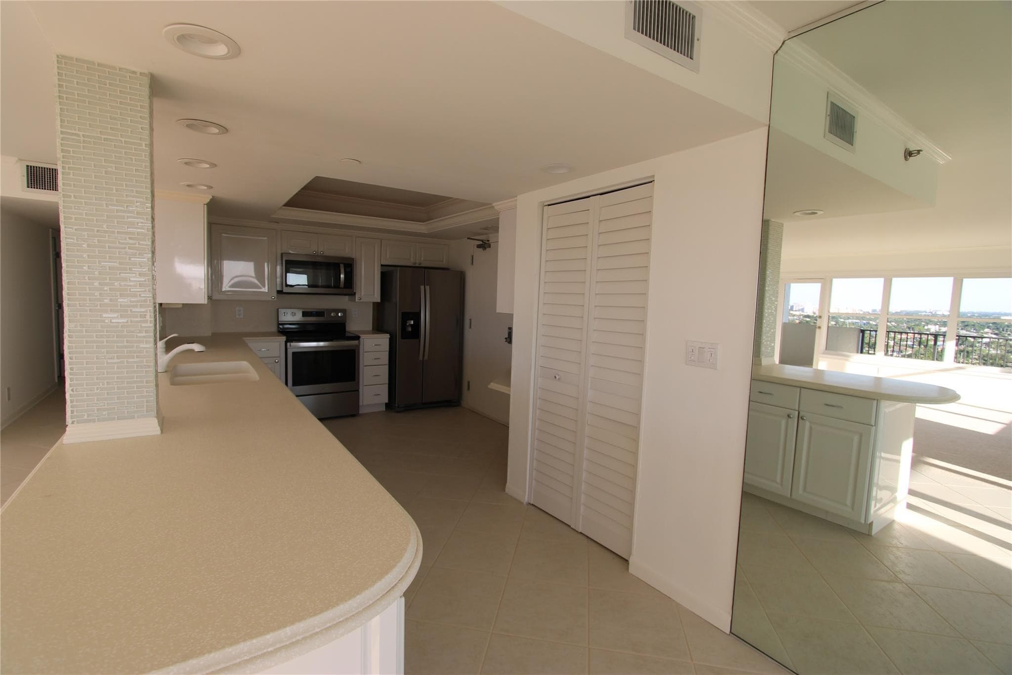 3200 Port Royale Drive 2007, Fort Lauderdale, FL 33308 — photo 4 of 38