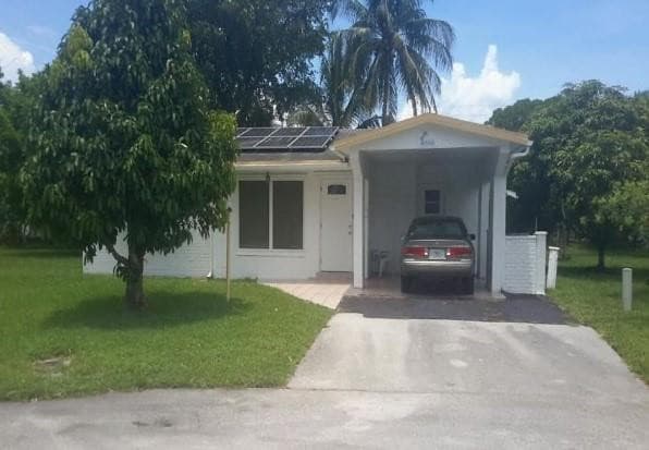 Single Family Residence in Lauderdale Lakes — photo 1 of 1