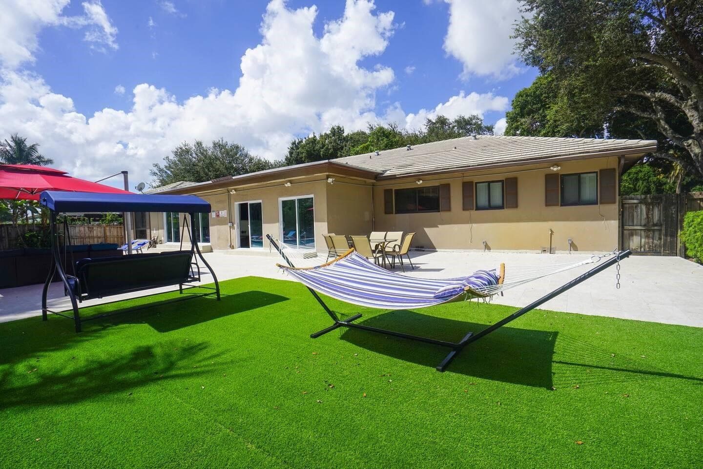 3150 Calle Largo Drive, Hollywood, FL 33021 — photo 15 of 24