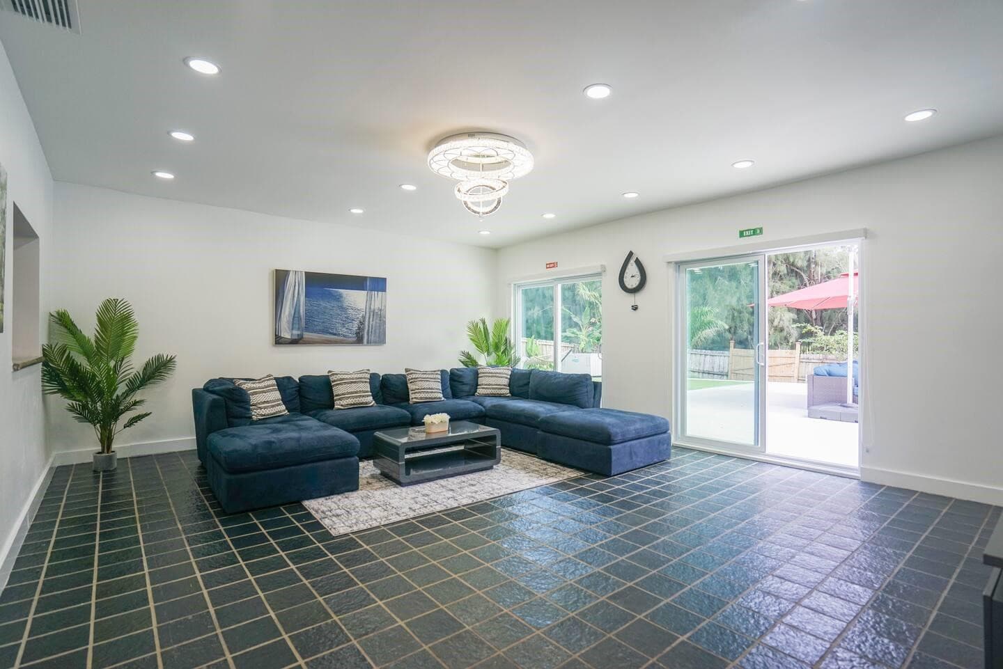 3150 Calle Largo Drive, Hollywood, FL 33021 — photo 1 of 24