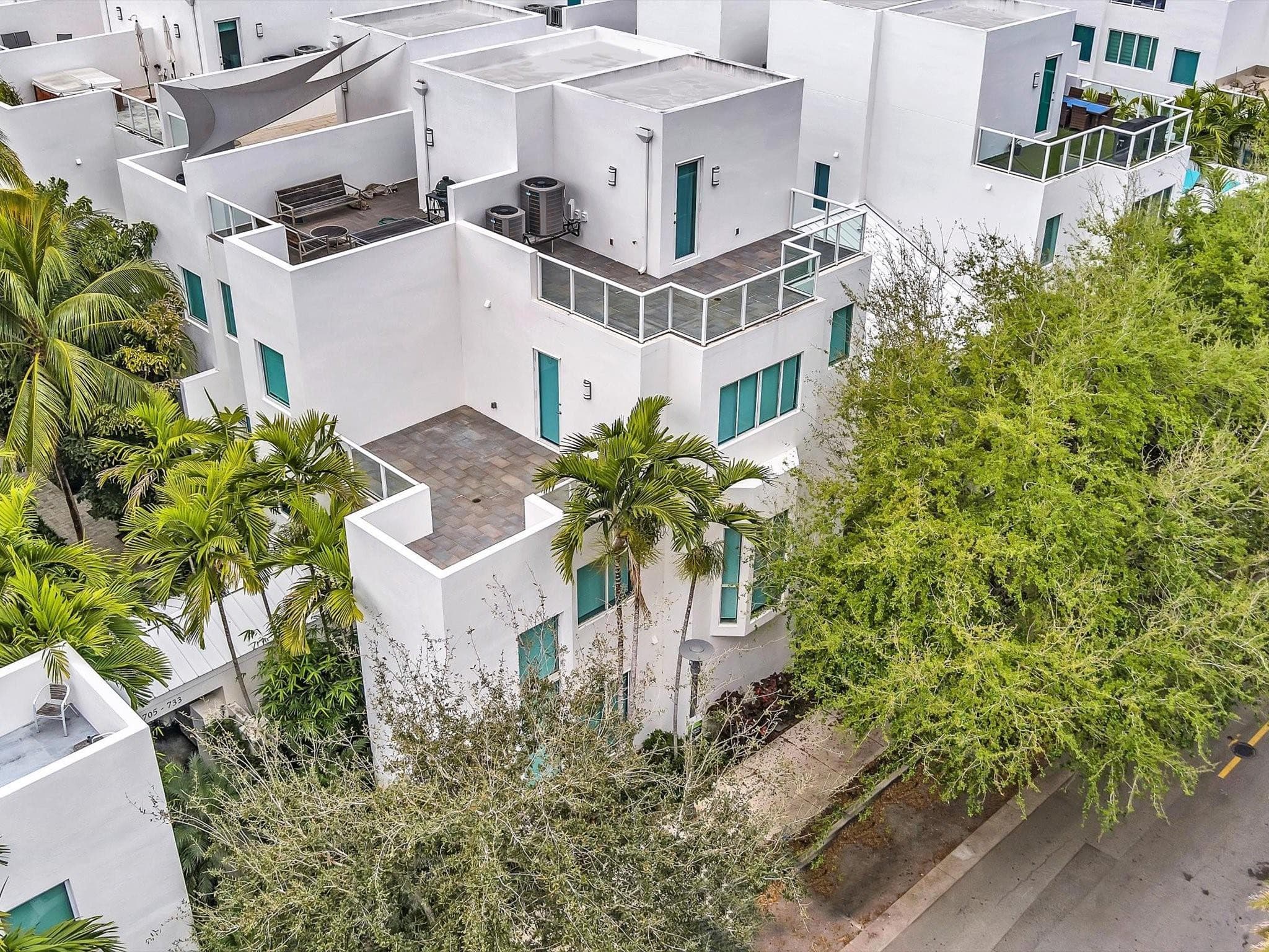 733 NE 4th Avenue 733, Fort Lauderdale, FL 33304 — photo 62 of 65