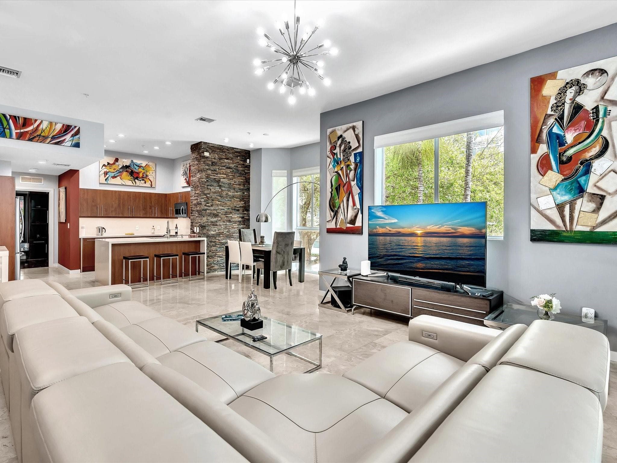 733 NE 4th Avenue 733, Fort Lauderdale, FL 33304 — photo 1 of 65