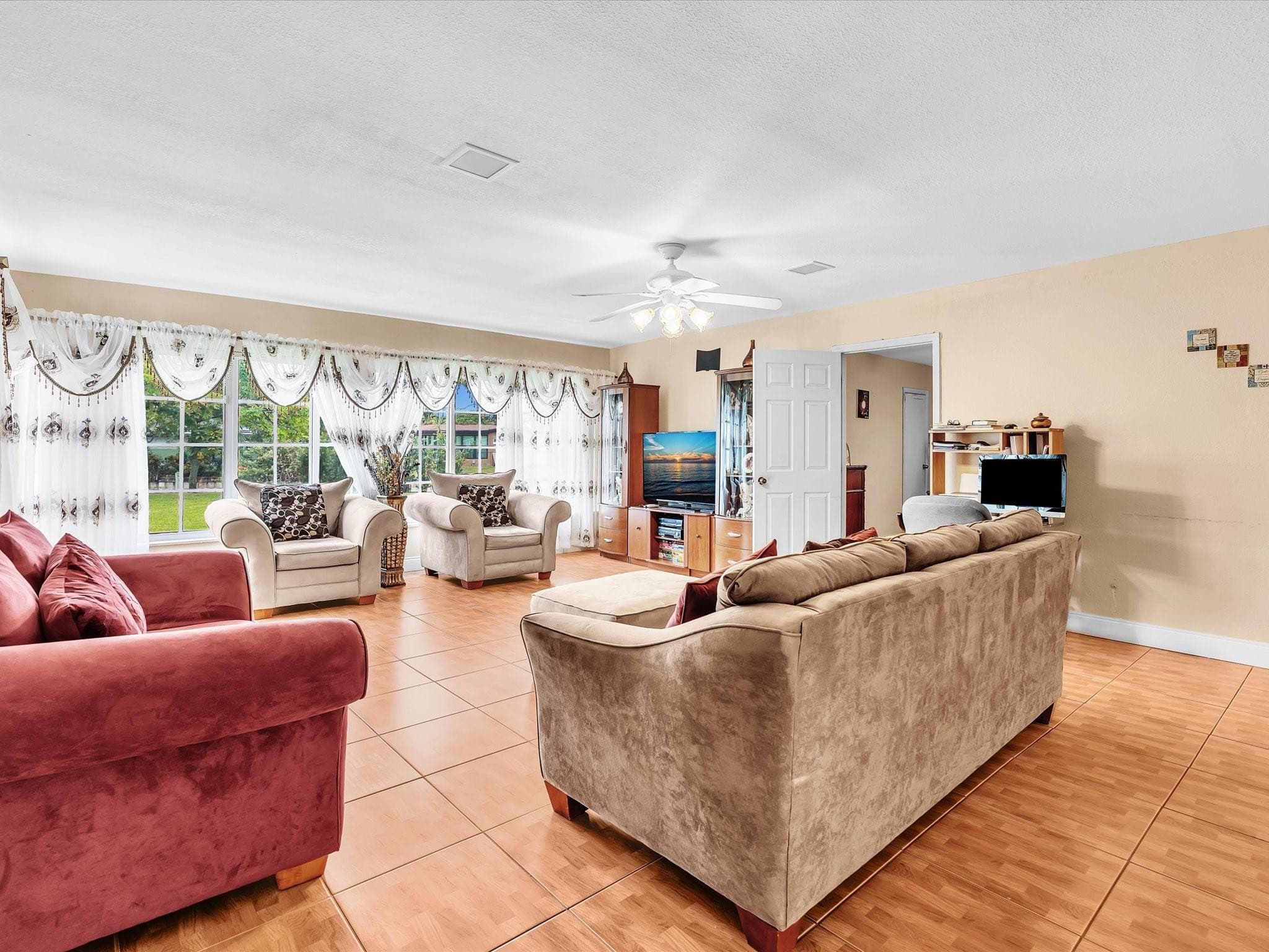 4220 NW 49th Avenue, Lauderdale Lakes, FL 33319 — photo 23 of 53