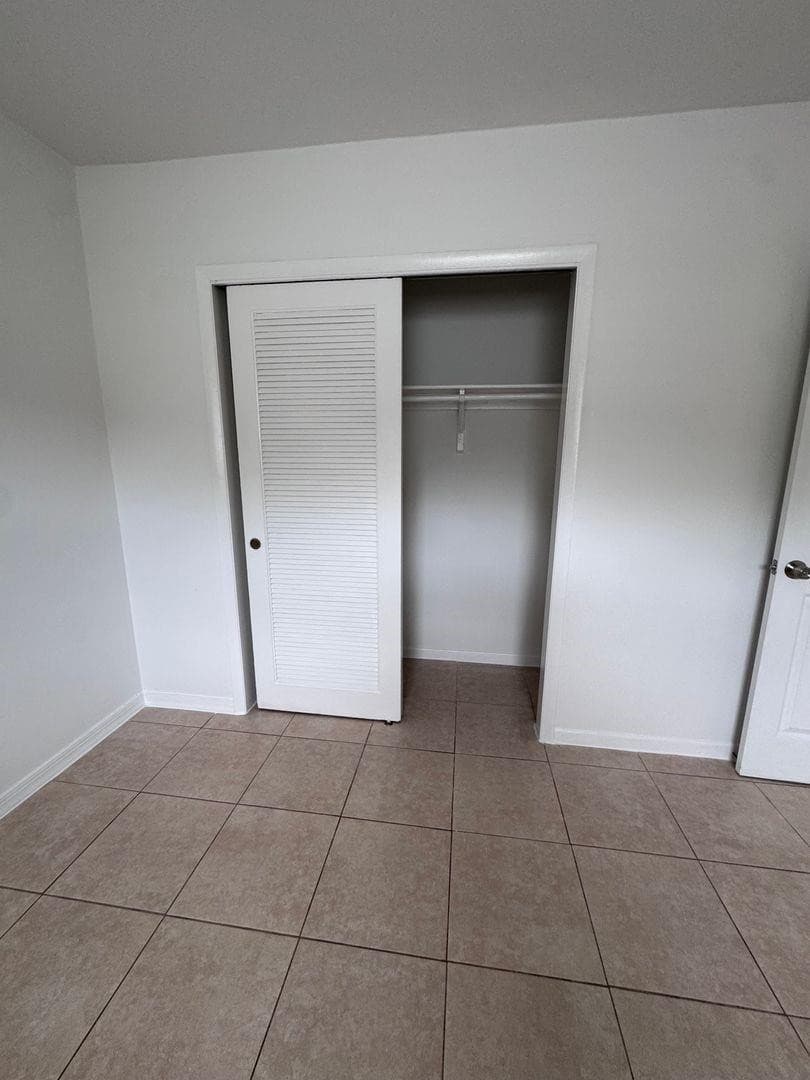 3611 N Dixie Highway 3619, Oakland Park, FL 33334 — photo 6 of 7