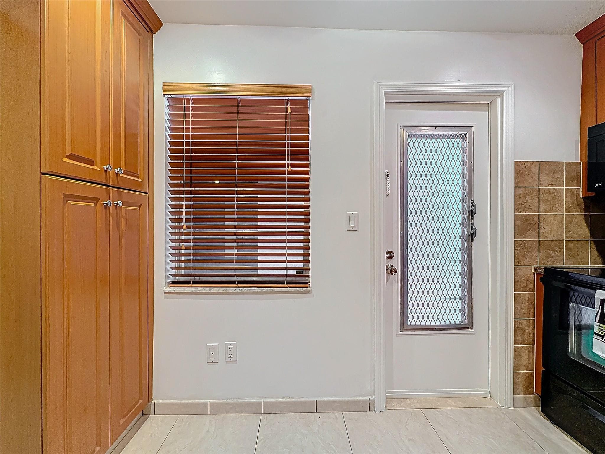 4270 NW 40th Street 208, Lauderdale Lakes, FL 33319 — photo 16 of 61
