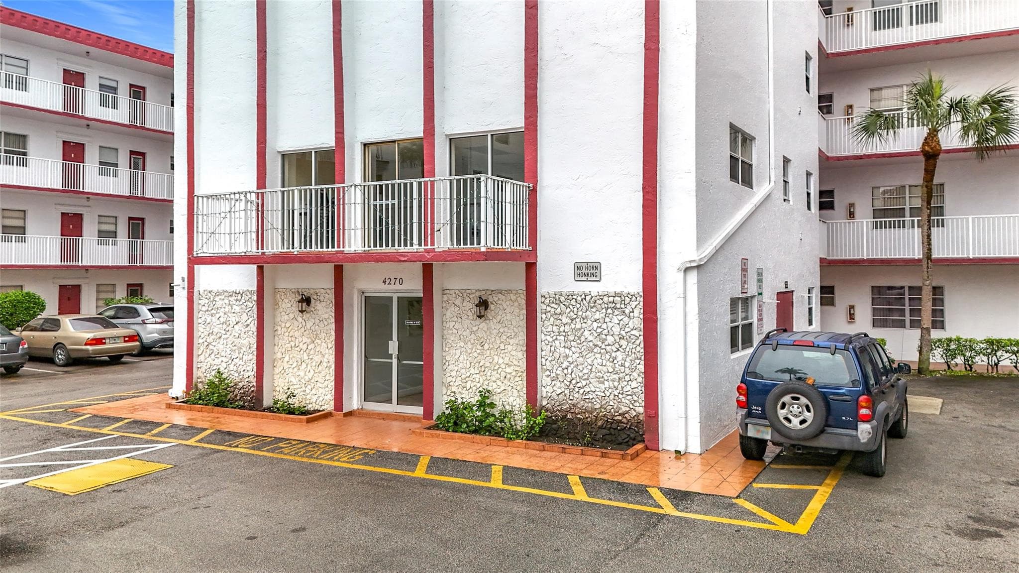 4270 NW 40th Street 208, Lauderdale Lakes, FL 33319 — photo 4 of 61