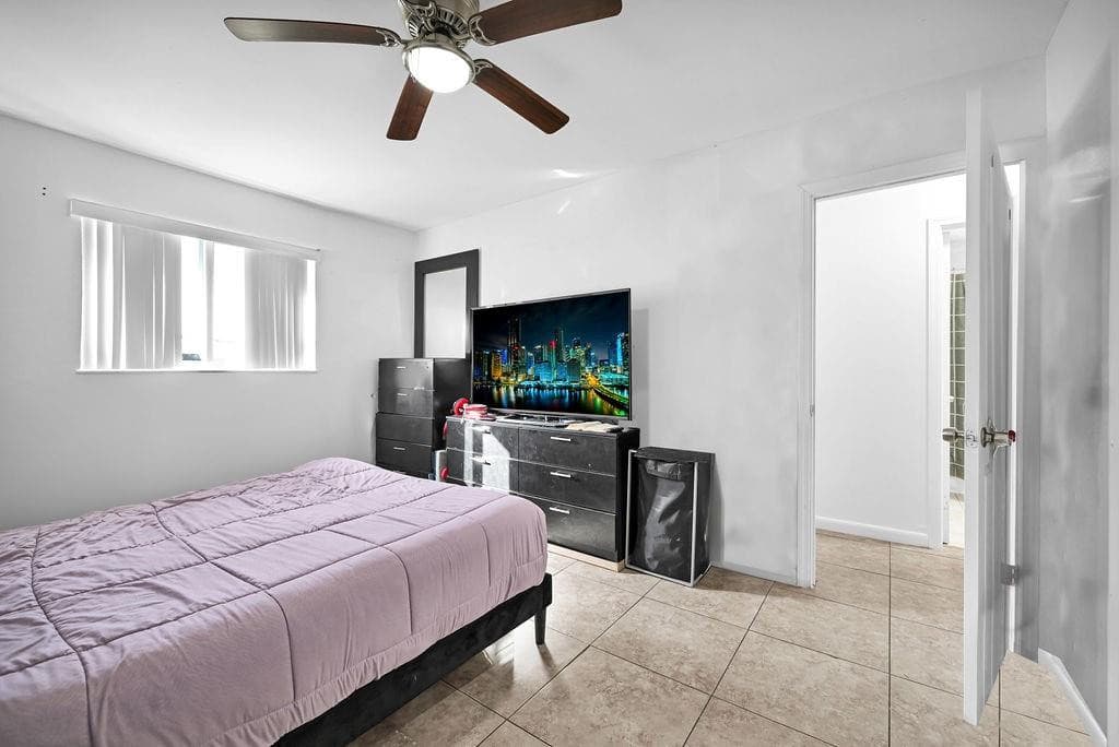 429 NW 10th Avenue, Miami, FL 33128 — photo 10 of 41