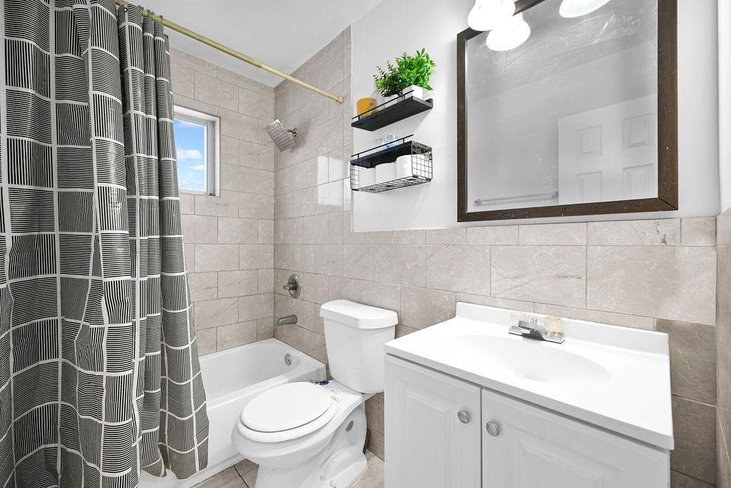 429 NW 10th Avenue, Miami, FL 33128 — photo 12 of 41