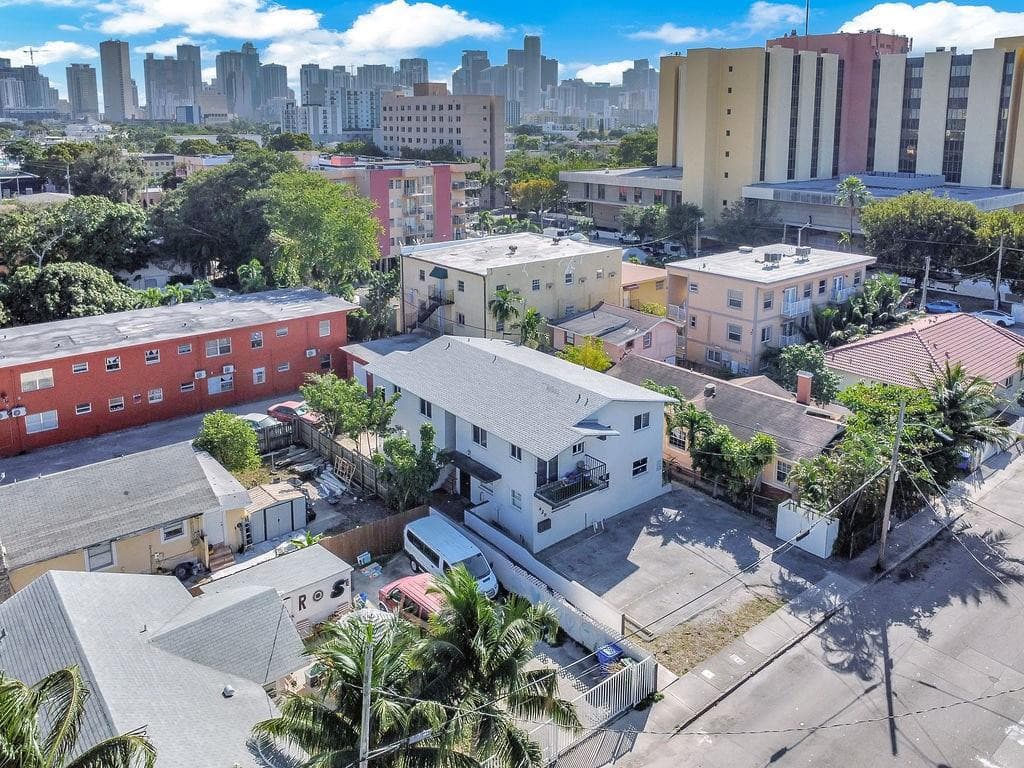 429 NW 10th Avenue, Miami, FL 33128 — photo 3 of 41
