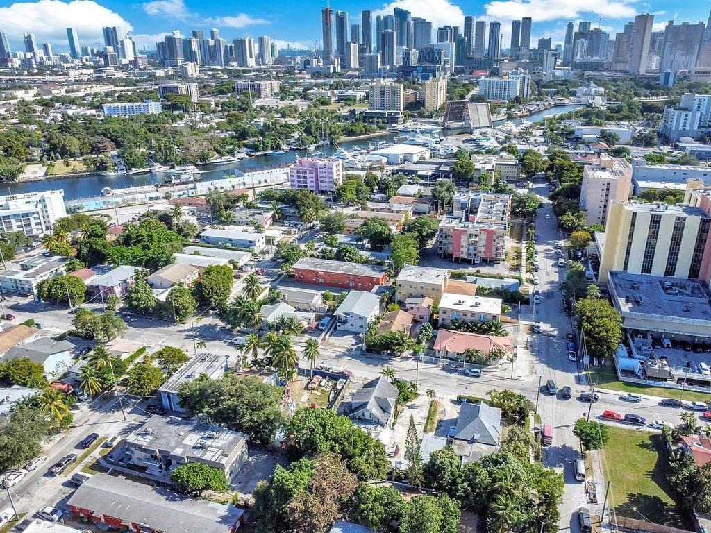 429 NW 10th Avenue, Miami, FL 33128 — photo 4 of 41