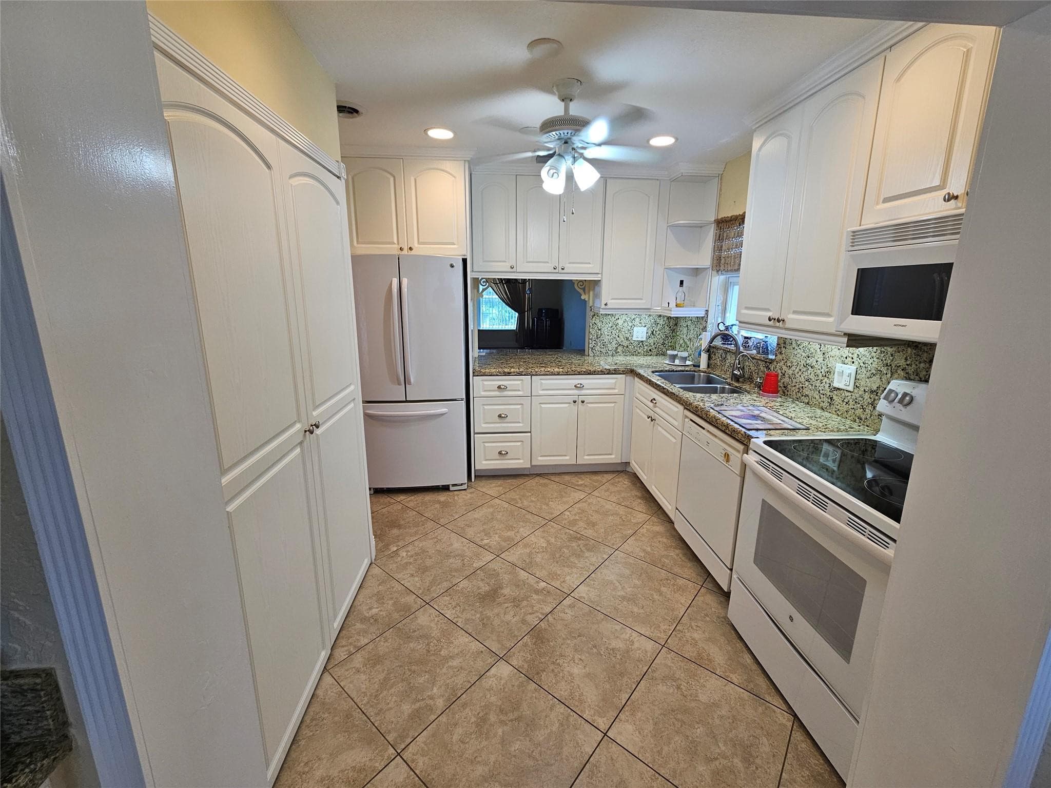 6650 Royal Palm Boulevard 315C, Margate, FL 33063 — photo 4 of 17