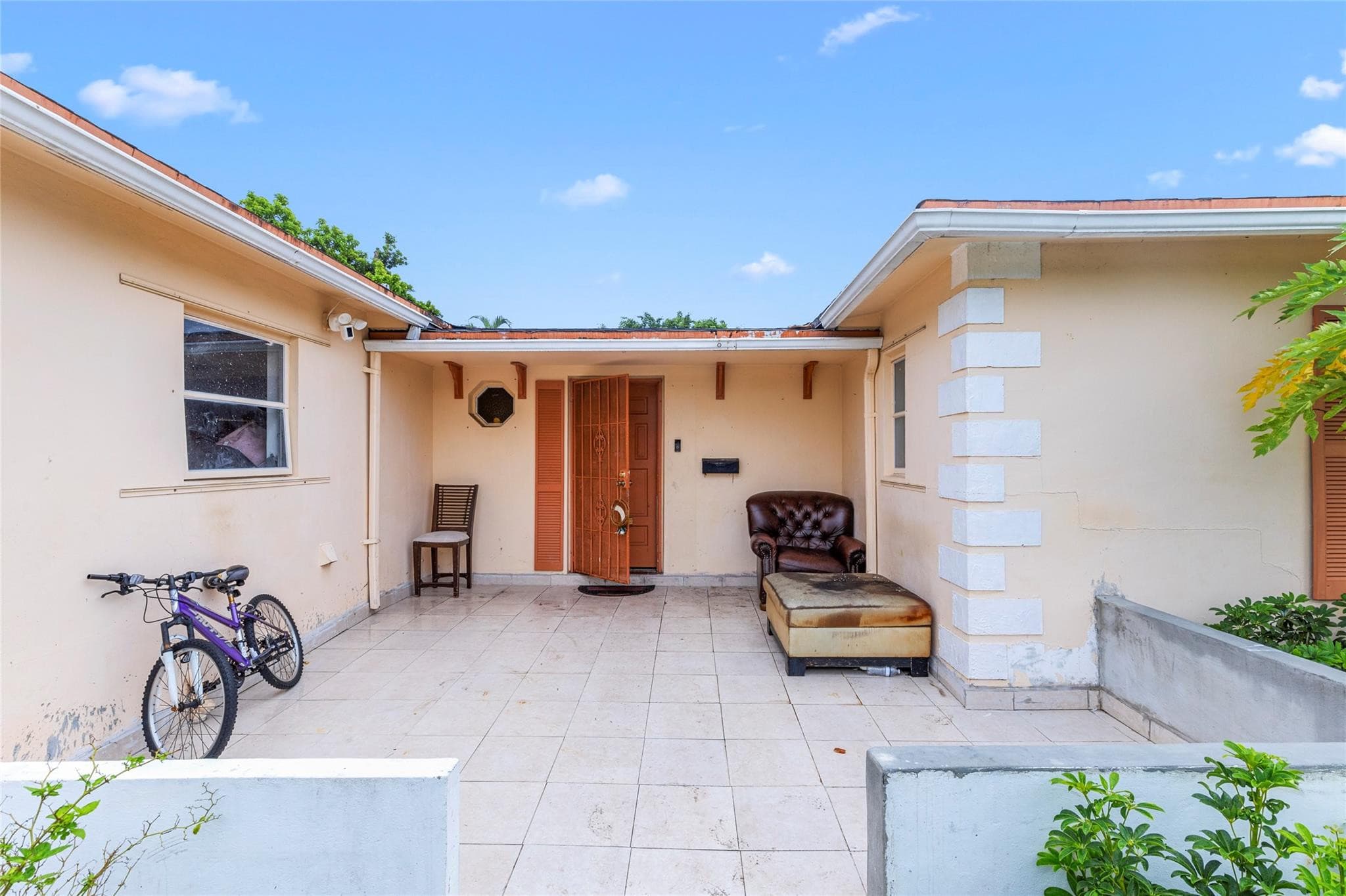 970 SW 67th Avenue, North Lauderdale, FL 33068 — photo 2 of 30