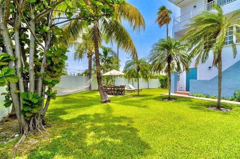 355 Virginia Street 1, Hollywood, FL 33019 — photo 8 of 33