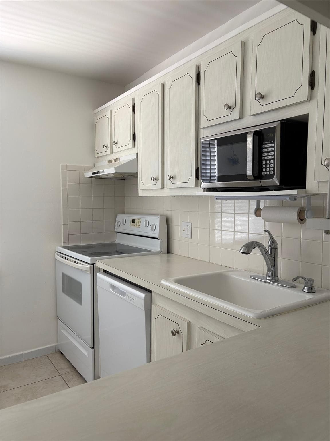 1055 Country Club Drive 404, Margate, FL 33063 — photo 2 of 70