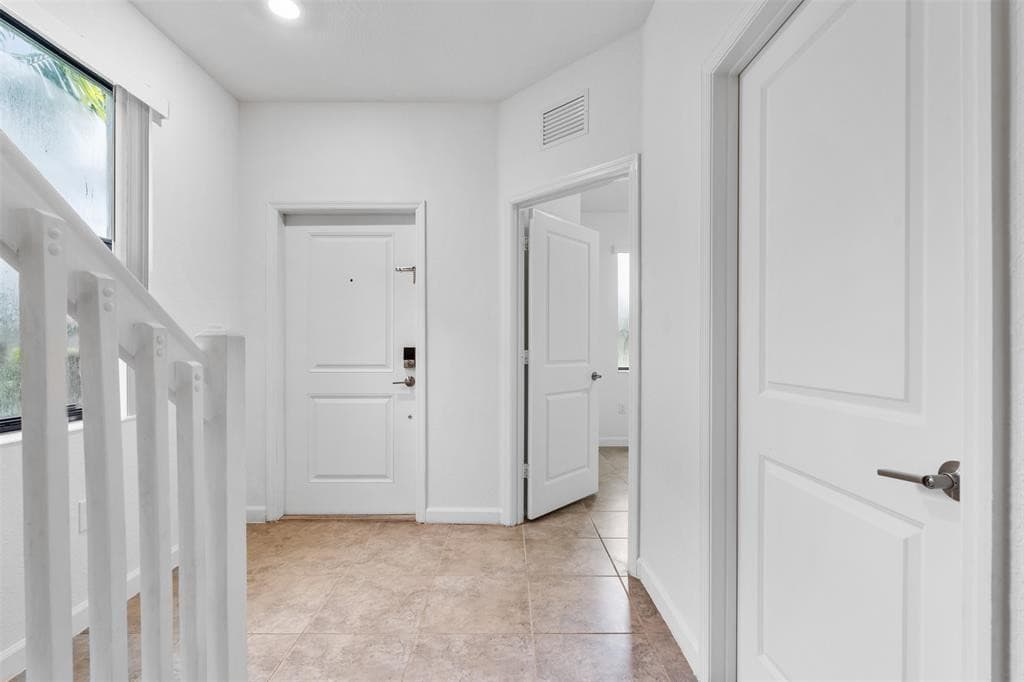 340 NE 208th Terrace 340, Miami, FL 33179 — photo 24 of 38