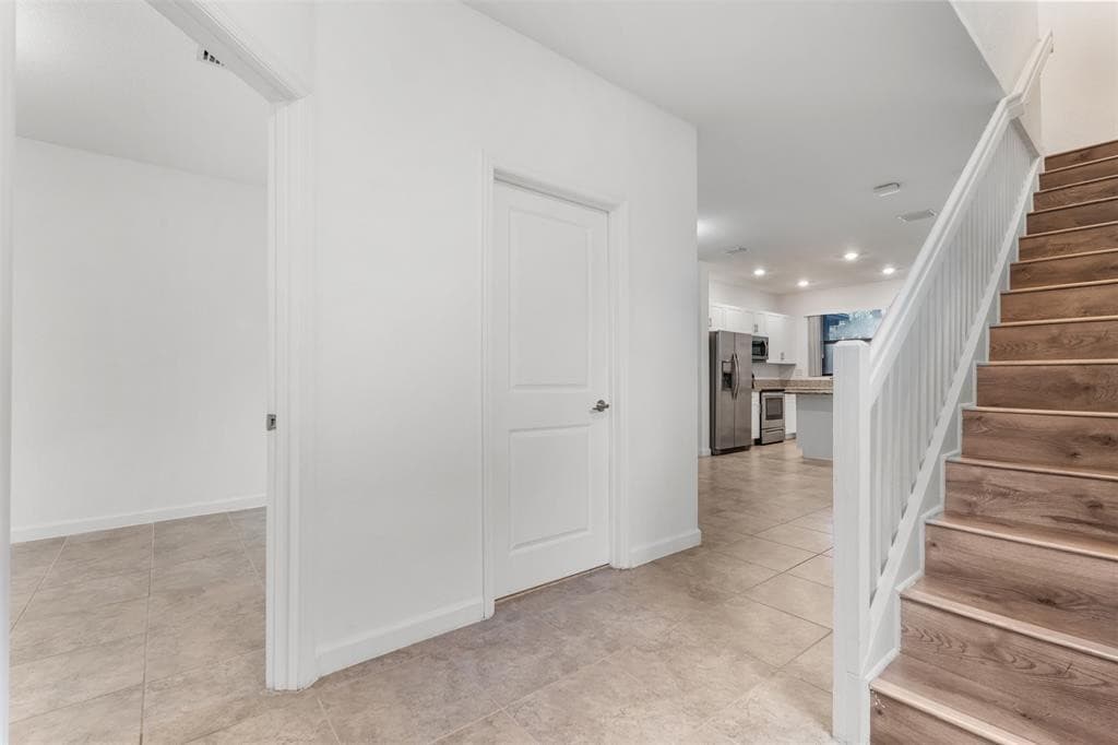 340 NE 208th Terrace 340, Miami, FL 33179 — photo 29 of 38