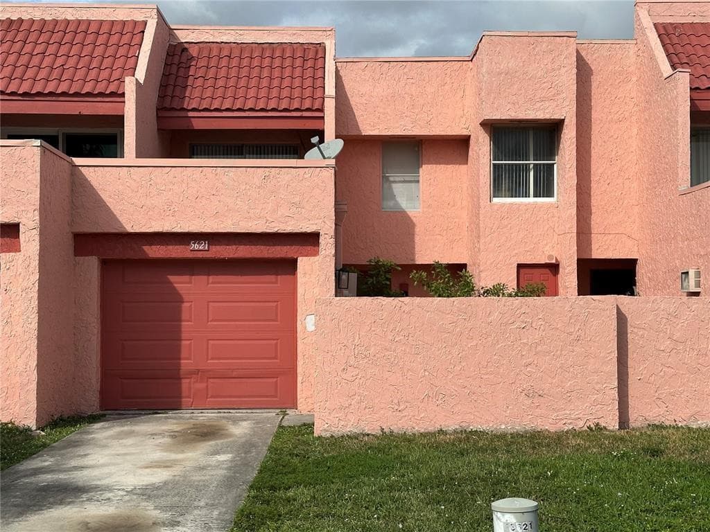 5621 NW 16th Street, Fort Lauderdale, FL 33313 — photo 1 of 32