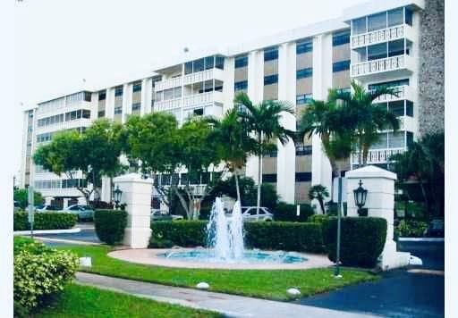 800 NE 195th Street 307, Miami, FL 33179 — photo 1 of 63