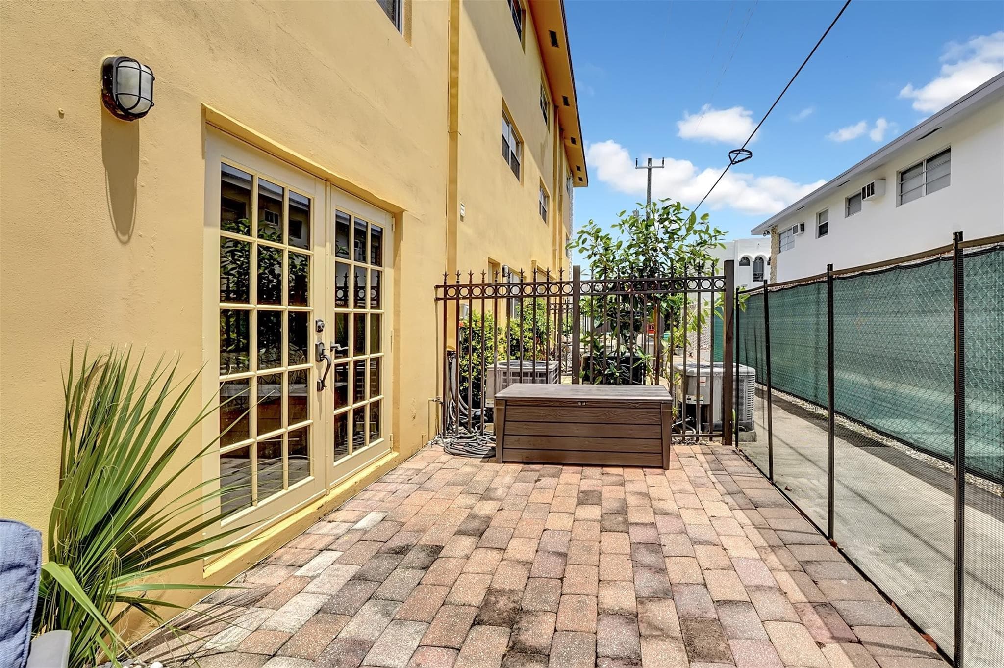 744 NE 14th Avenue 4, Fort Lauderdale, FL 33304 — photo 37 of 37