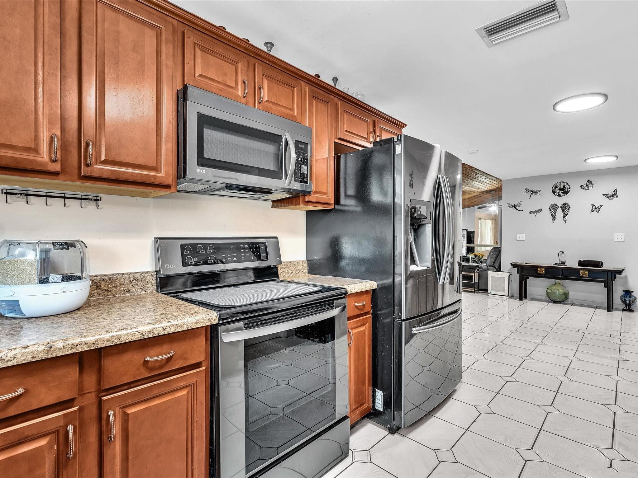 4201 NW 73rd Avenue, Lauderhill, FL 33319 — photo 15 of 64
