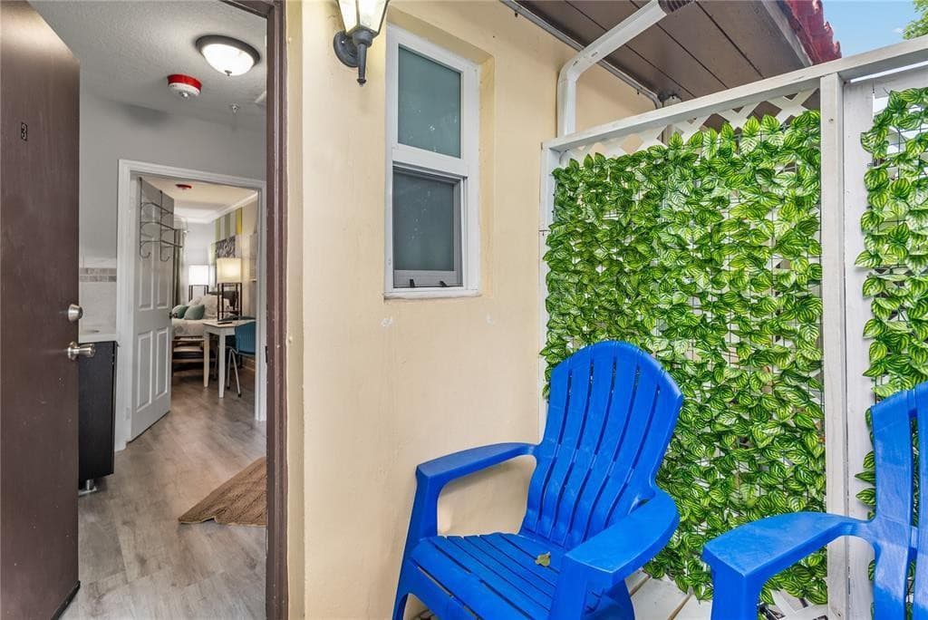 2625 NE 13th Court 3, Fort Lauderdale, FL 33304 — photo 4 of 8