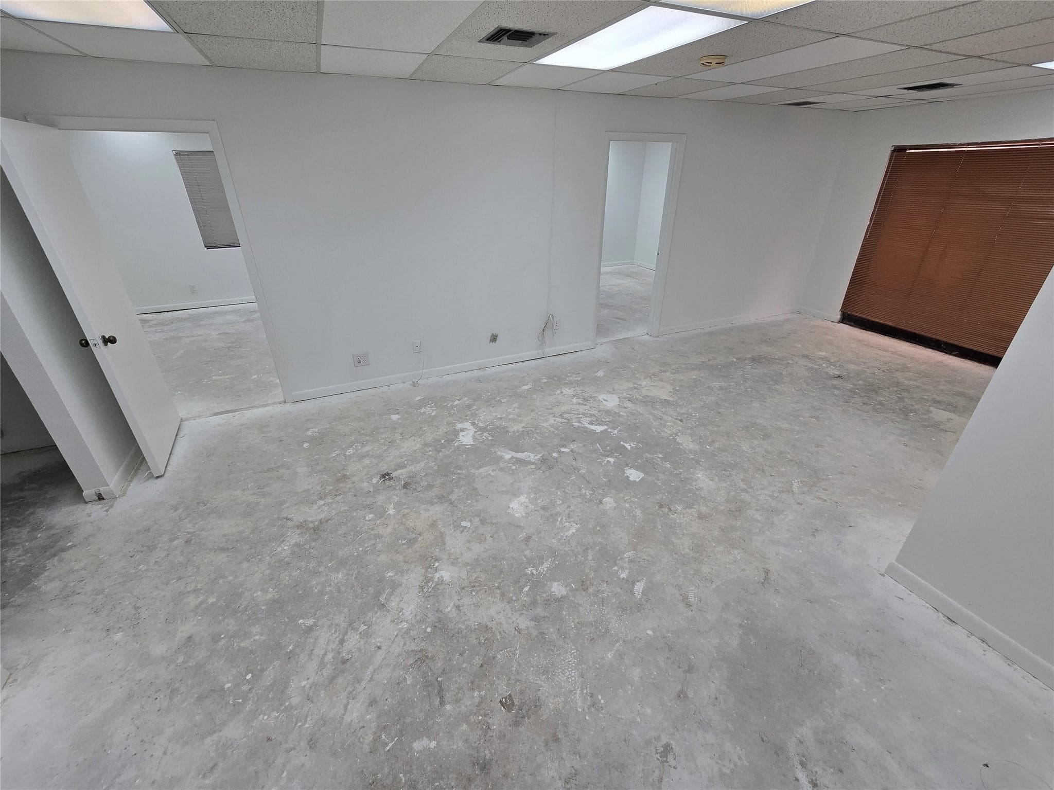 7800 W Oakland Park Boulevard 101, Fort Lauderdale, FL 33351 — photo 1 of 25