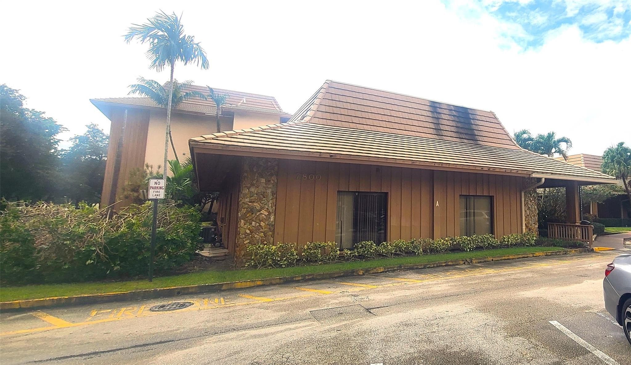 7800 W Oakland Park Boulevard 101, Fort Lauderdale, FL 33351 — photo 4 of 25