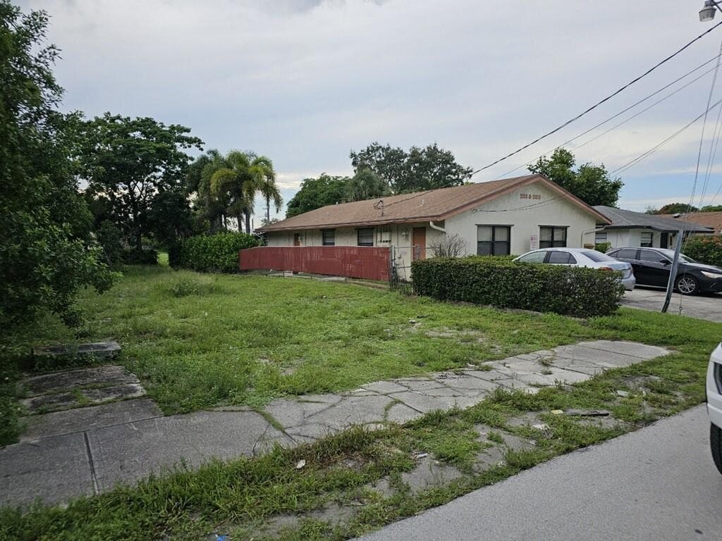 265 NW 1st Avenue, Deerfield Beach, FL 33441 — photo 4 of 7