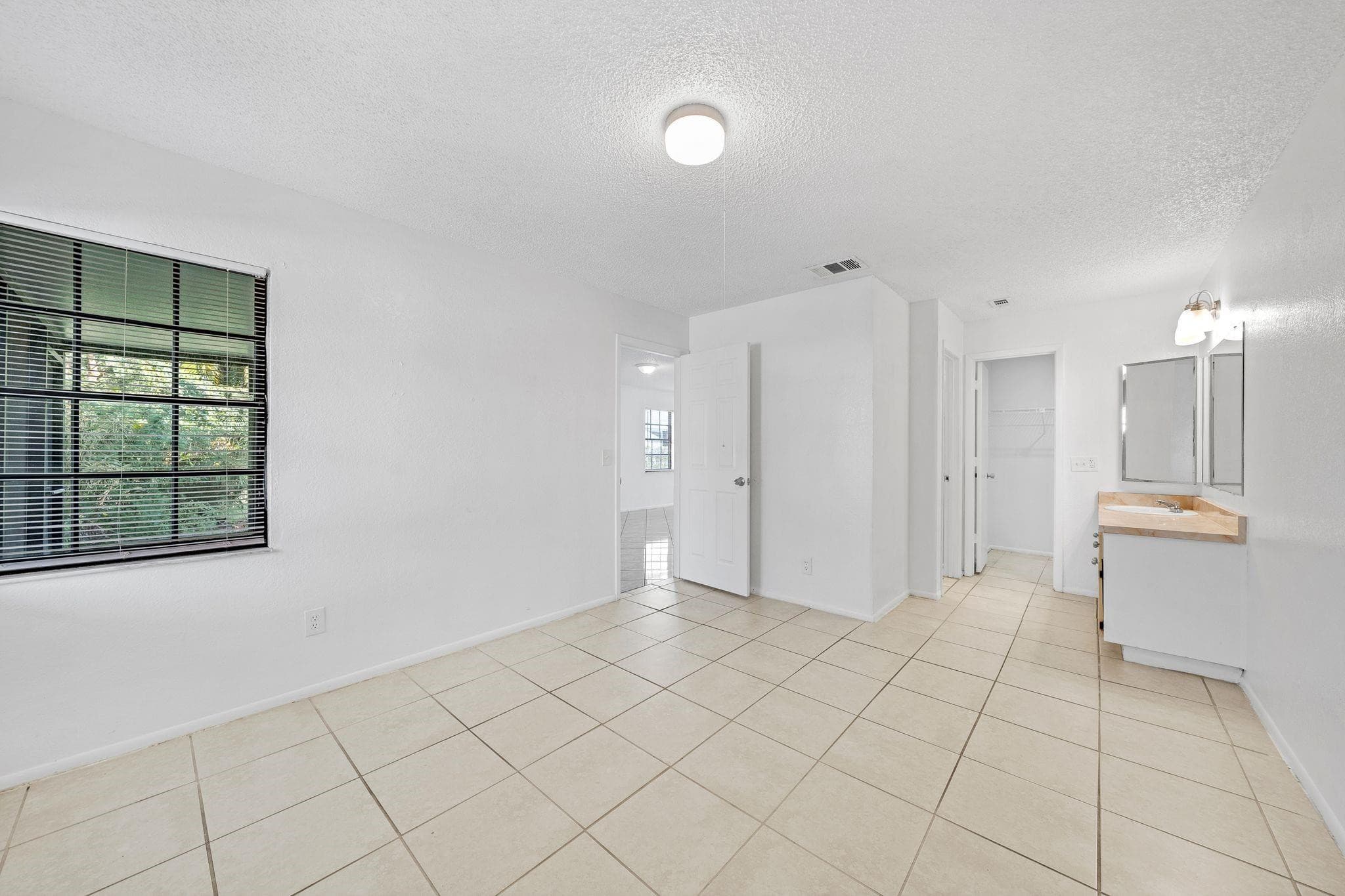 390 SW Colesbury Avenue, Port St. Lucie, FL 34953 — photo 2 of 31