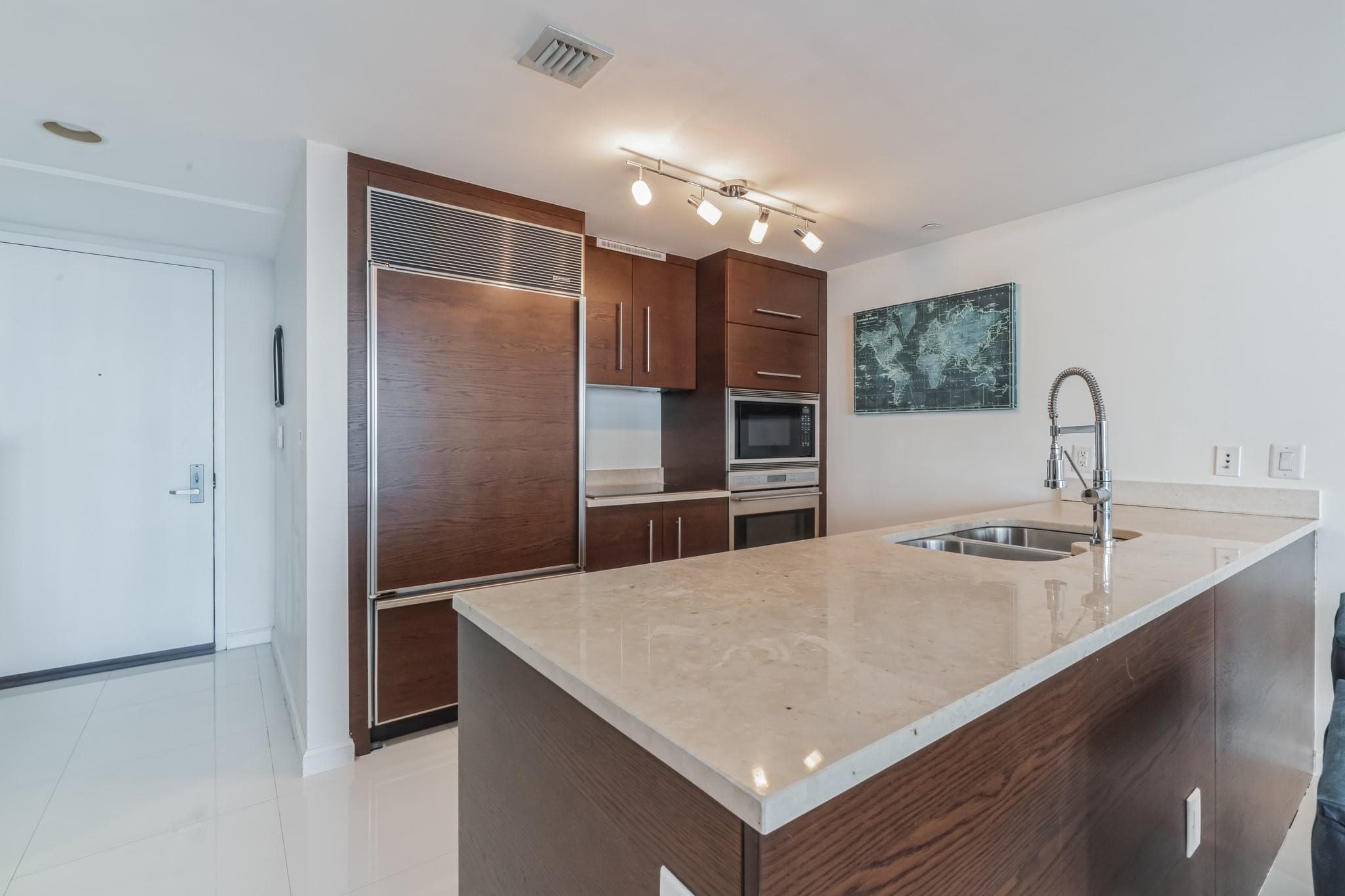 475 Brickell Avenue 512, Miami, FL 33131 — photo 11 of 36