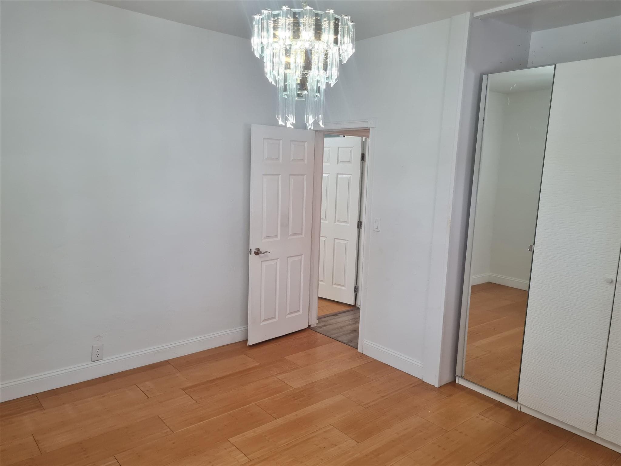 906 NE 3 Street, Hallandale Beach, FL 33009 — photo 21 of 34