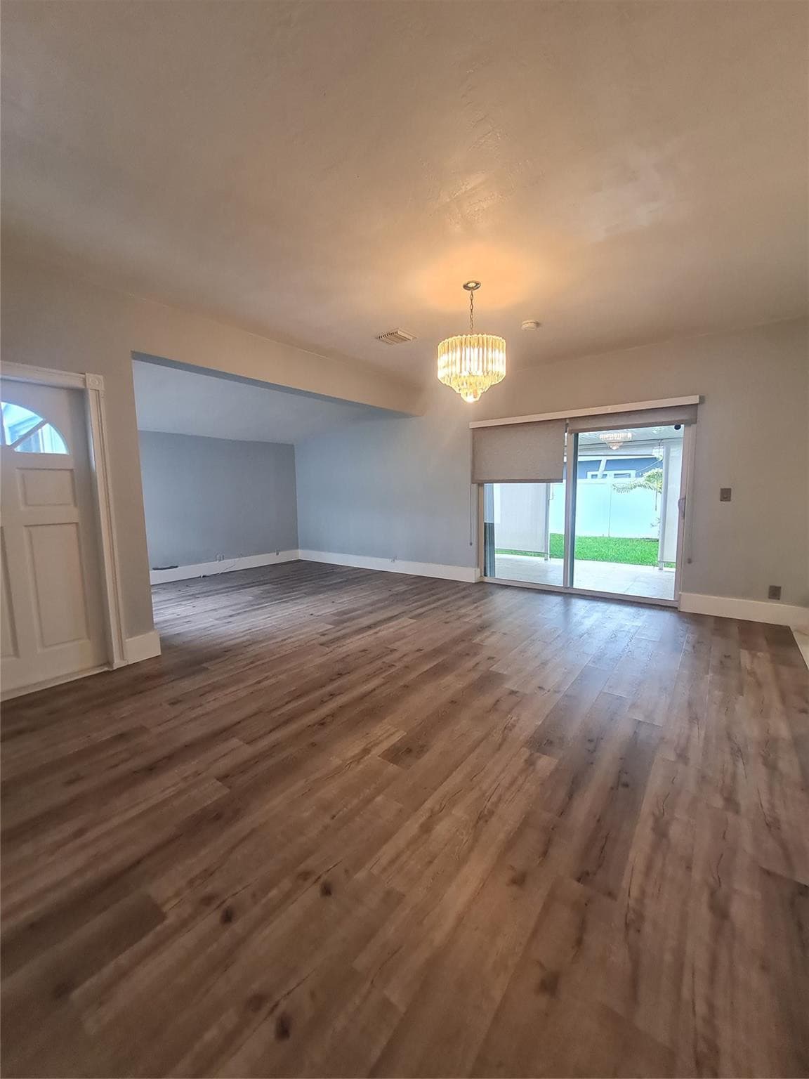 906 NE 3 Street, Hallandale Beach, FL 33009 — photo 11 of 34